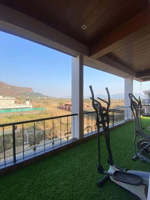 Mount Resorts Lonavala 5 Bhk Luxurious Villa With Private Pool And Full Size Cricket Football Turf Bagian luar foto