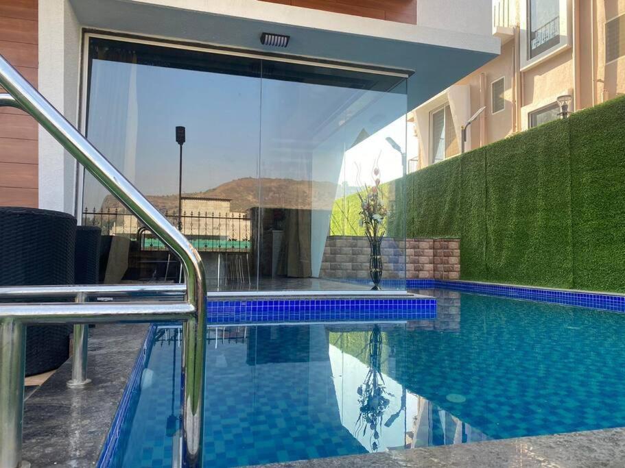 Mount Resorts Lonavala 5 Bhk Luxurious Villa With Private Pool And Full Size Cricket Football Turf Bagian luar foto