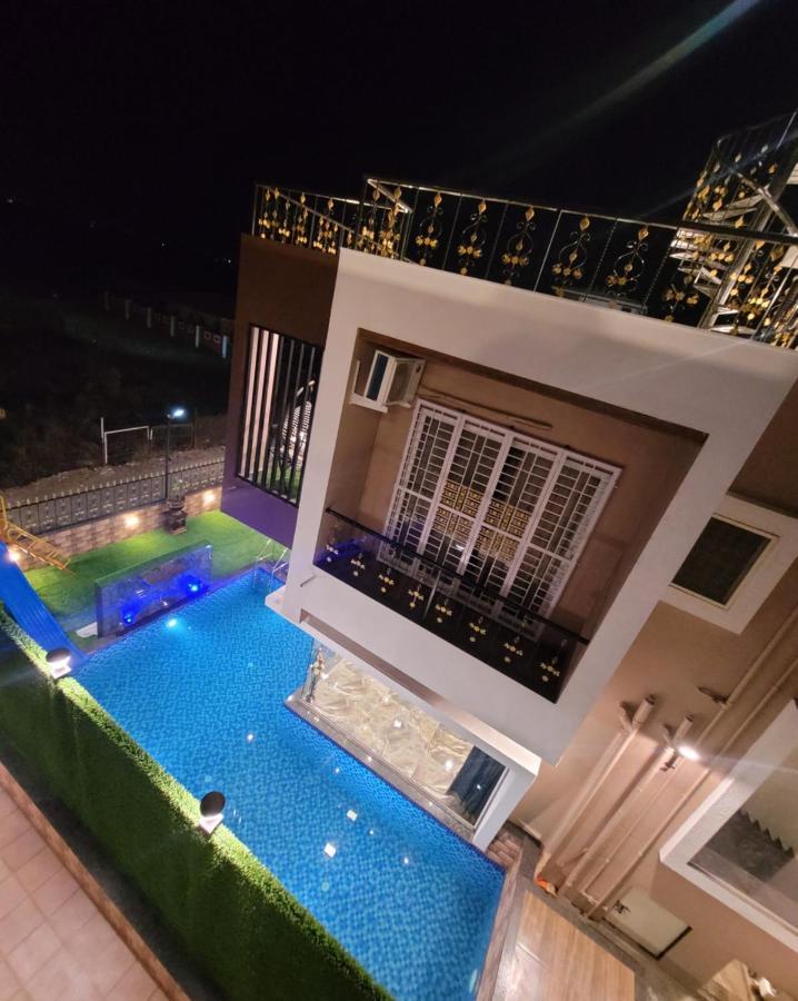 Mount Resorts Lonavala 5 Bhk Luxurious Villa With Private Pool And Full Size Cricket Football Turf Bagian luar foto