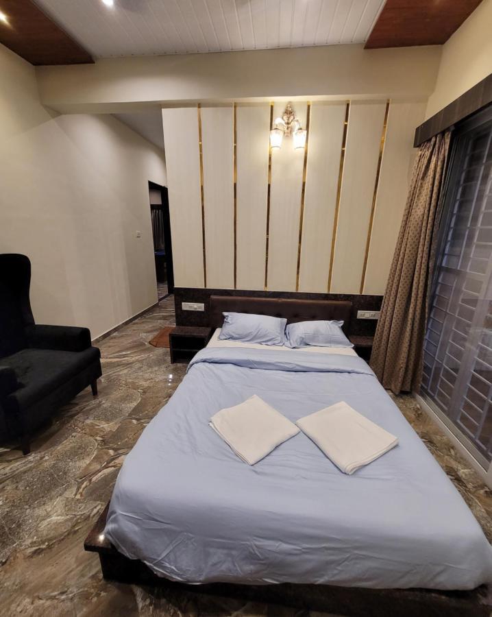 Mount Resorts Lonavala 5 Bhk Luxurious Villa With Private Pool And Full Size Cricket Football Turf Bagian luar foto