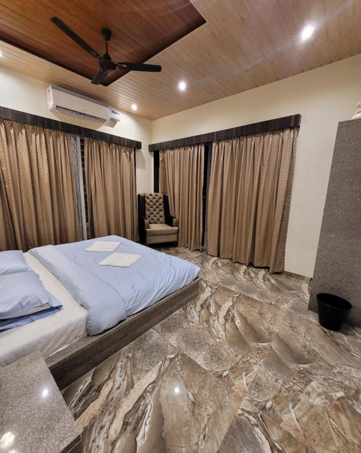 Mount Resorts Lonavala 5 Bhk Luxurious Villa With Private Pool And Full Size Cricket Football Turf Bagian luar foto
