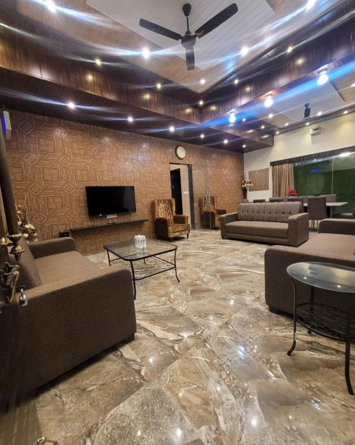 Mount Resorts Lonavala 5 Bhk Luxurious Villa With Private Pool And Full Size Cricket Football Turf Bagian luar foto