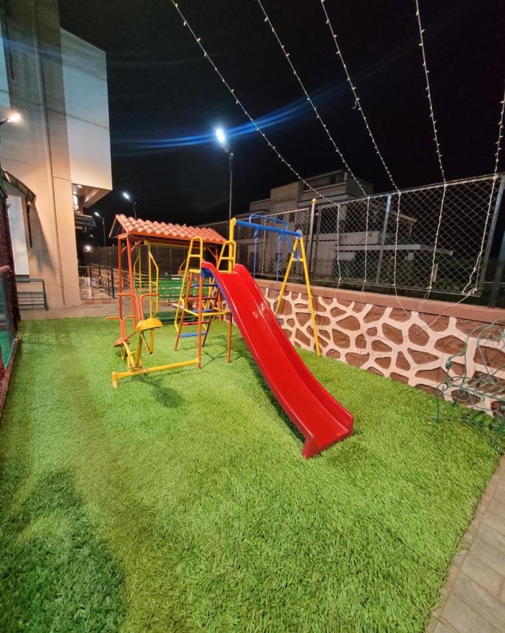Mount Resorts Lonavala 5 Bhk Luxurious Villa With Private Pool And Full Size Cricket Football Turf Bagian luar foto