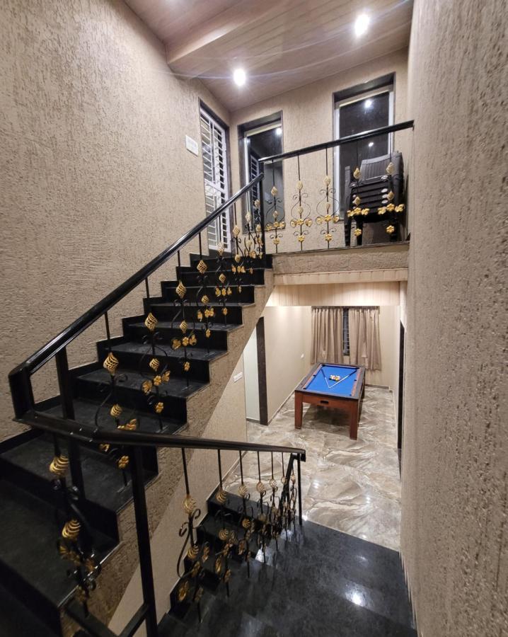 Mount Resorts Lonavala 5 Bhk Luxurious Villa With Private Pool And Full Size Cricket Football Turf Bagian luar foto